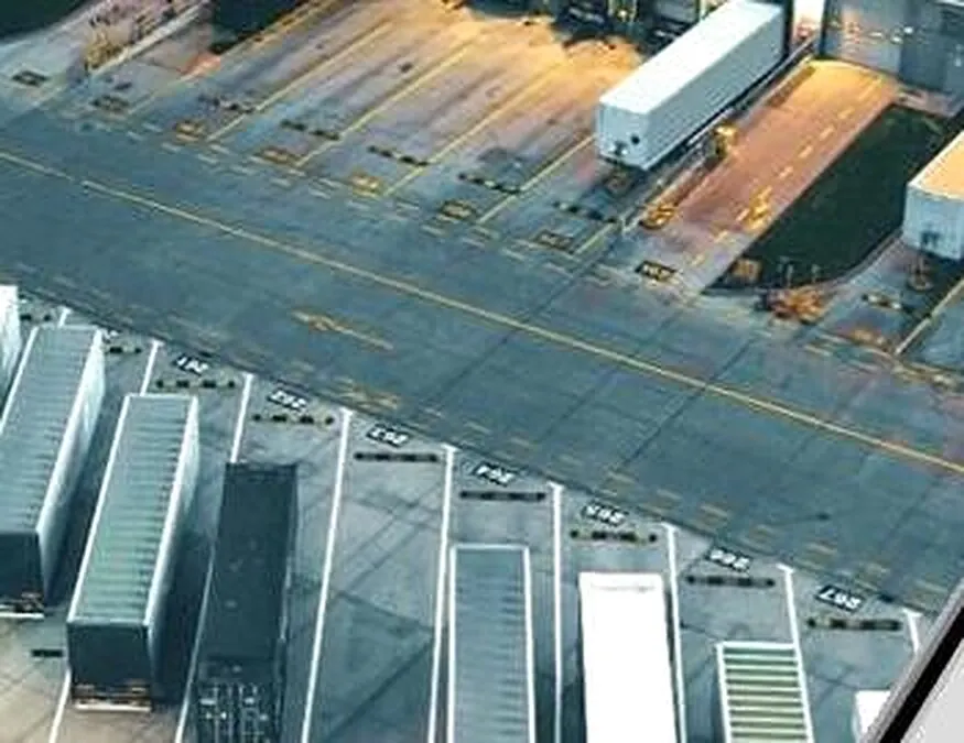 Andenes de un centro de distribución de un operador logístico